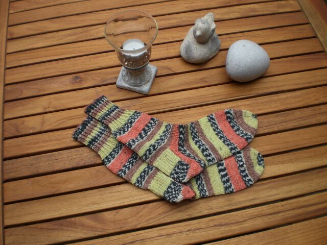 bunteSocken13.jpg (66110 Byte)